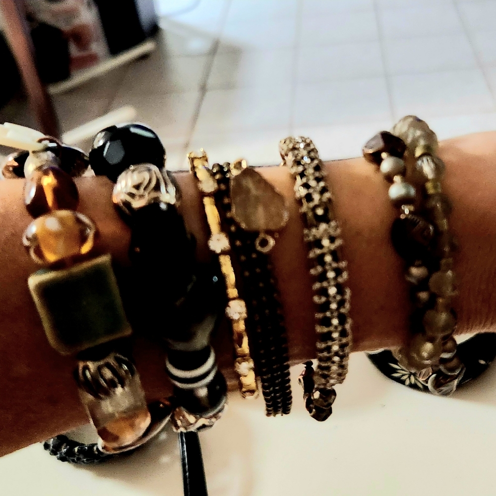 Fun bracelets - Picture 5 of 5